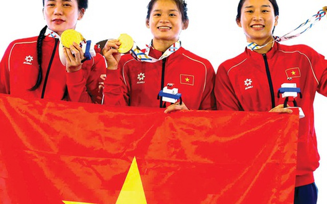 Chuyện chưa kể về 3 chị em nhà vô địch