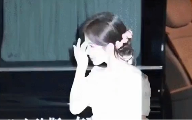 Mỹ nhân “sộp” nhất Tết 2026 đây rồi: Lì xì 750 triệu đồng cho fan, nhìn cát-xê hiểu ngay vấn đề