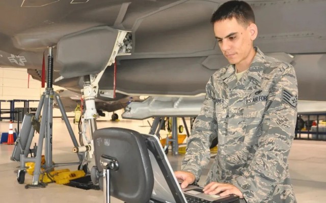 'Bộ não' của F-35 dễ bị bẻ khóa như iPhone