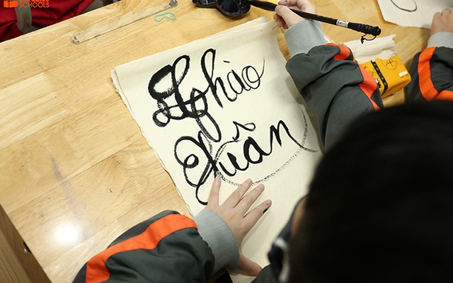 Khai bút đầu năm Bính Ngọ 2026 nên viết gì để gặp may mắn cả năm?