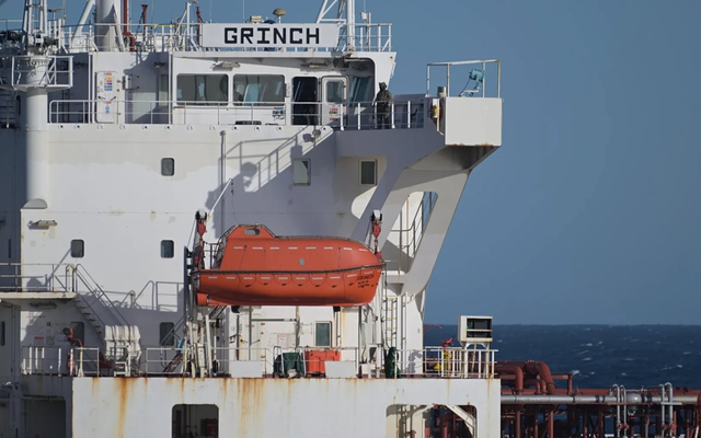 Nhận hàng triệu USD, quốc gia EU 'thả tự do' cho tàu dầu Nga sau khi truy đuổi