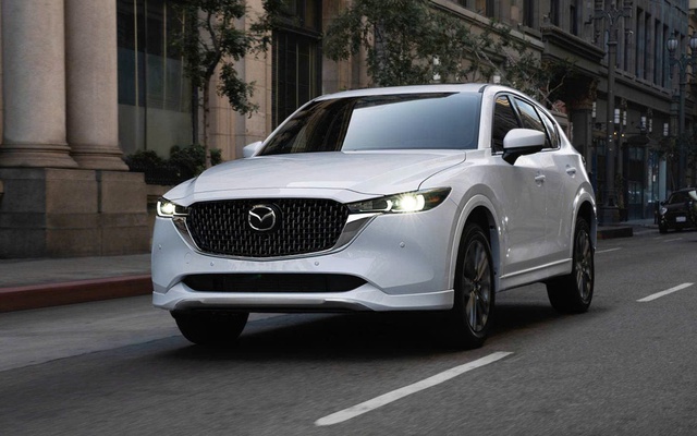 Top 10 xe động cơ đốt trong bán chạy nhất đầu năm 2026: Xe gầm cao thống trị