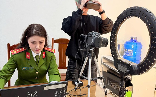 Nam ca sĩ mùng 3 Tết lên Công an phường, gây sốt trang Thông tin Chính phủ