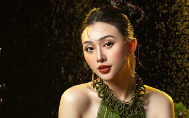 Nữ ca sĩ phải đi hát quán cà phê: "Tôi nhặt từng đồng bạc lẻ"