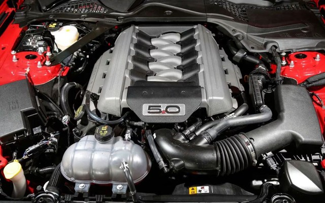 Động cơ V6 hay V8 tốt hơn?