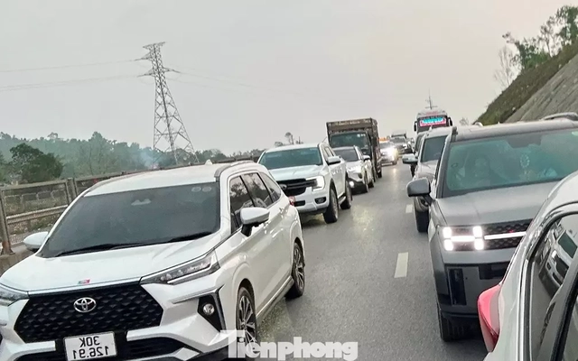 Cao tốc Bắc Nam qua hầm Thần Vũ ùn tắc liên tục