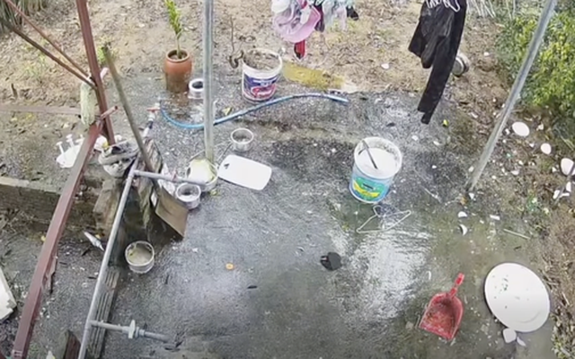 Đoạn clip đáng sợ nhất những ngày Tết: Ám ảnh tuổi thơ của hàng ngàn đứa trẻ là đây!