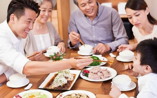 Chồng cũ xách quà sang nhà bố mẹ đẻ tôi xin tái hợp liên tiếp 4 ngày Tết, tôi nhìn cảnh đấy mà thấy ám ảnh