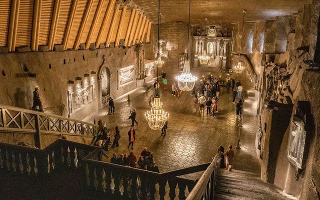 Khám phá vương quốc muối ngầm, điểm tham quan kỳ lạ ở châu Âu