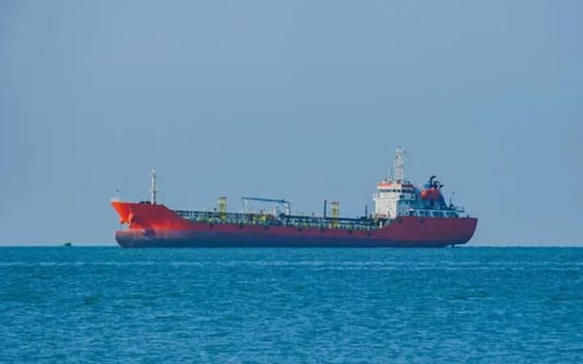 Nga thử lệnh phong toả của Mỹ, điều tàu chở 200.000 thùng dầu tới quốc đảo xa xôi: Thế giới 'nín thở' chờ kết quả