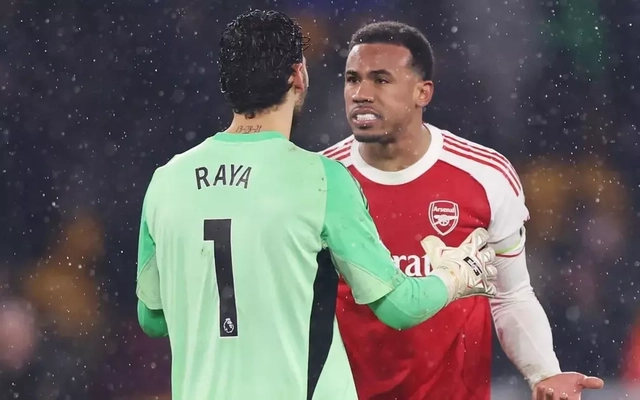 Lịch sử sụp đổ cuộc đua danh hiệu của Arsenal liệu có lặp lại?