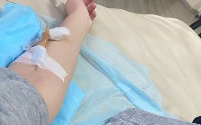 Chiều mùng 1, tôi nhập viện gấp, không một ai đến thăm, thế mà mùng 3, chị chồng gọi điện trách mắng tôi "trốn việc"