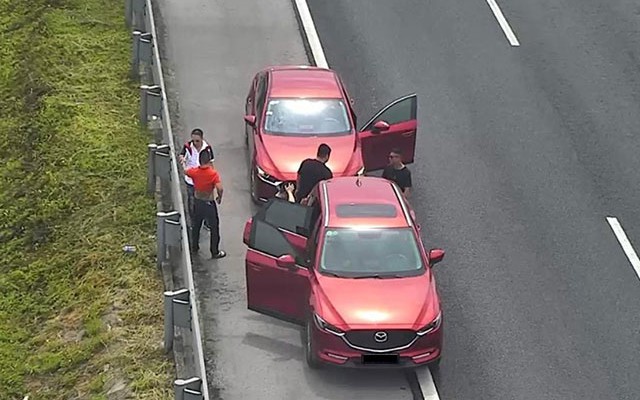 Tài xế buồn ngủ tới mức không thể tiếp tục lái xe thì có được đỗ trên cao tốc? Cục CSGT giải đáp