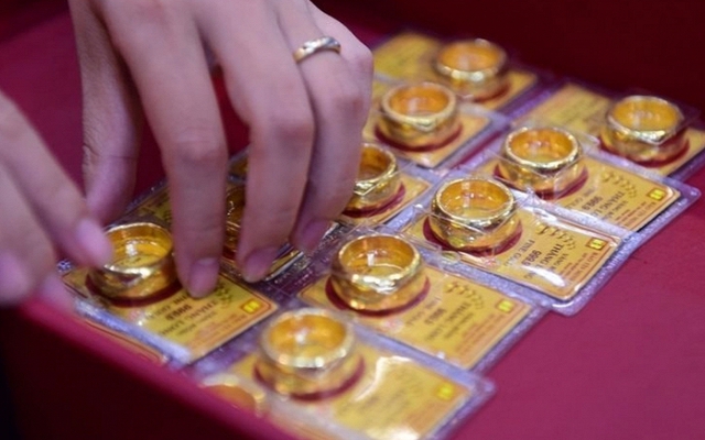 Giá vàng hôm nay 23/2: Đồng loạt tăng mạnh khi vừa mở cửa