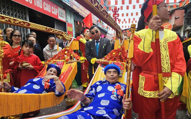 Về Quảng Ninh xem rước ‘cụ Thượng’ kéo dài cả cây số
