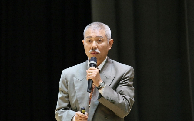 'Giáo sư quần đùi' Trương Nguyện Thành vừa phấn khích vừa lo sau khi xem robot Trung Quốc làm điều này