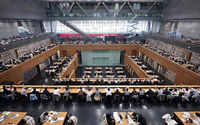 Bức ảnh thư viện ngày mùng 3 Tết gây xôn xao: Đây là khác biệt giữa người bình thường và người thành công?