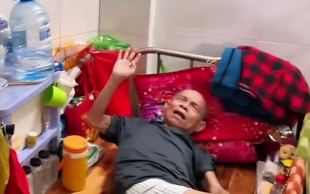 Nam nghệ sĩ 16 năm nuôi cha mẹ quên cả cưới vợ: Giờ nằm một chỗ, không nhà cửa