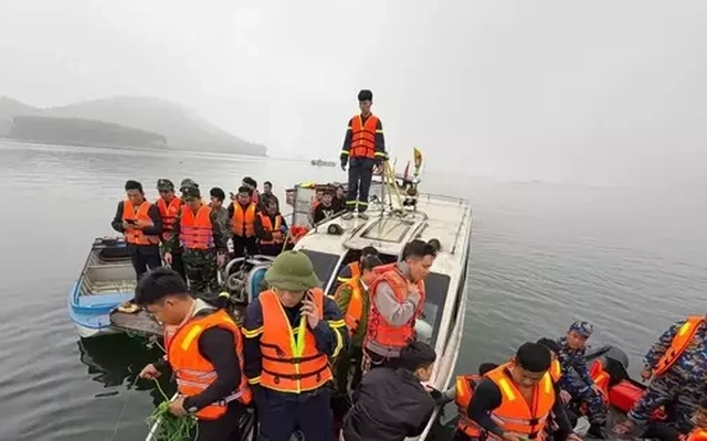 Vụ chìm tàu trên hồ Thác Bà: Chuyến tàu chúc Tết hóa đại tang