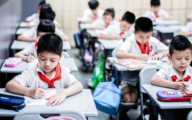 Vì sao học sinh đứng nhất lớp thường không phải người “thành đạt” nhất? “Hiệu ứng hạng 10” sẽ cho bạn câu trả lời!