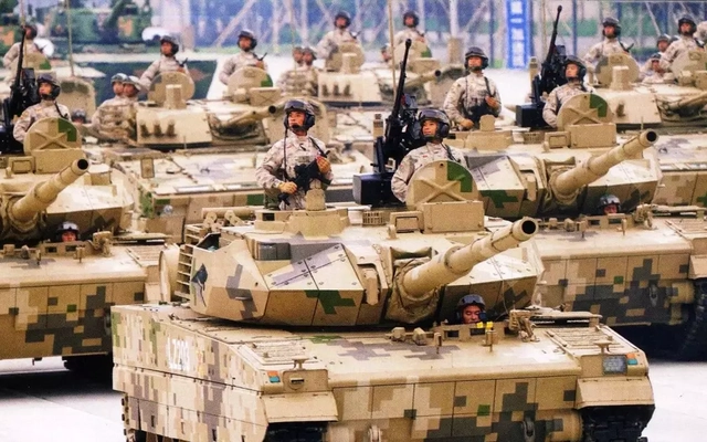 Trung Quốc giao hàng loạt xe tăng Type 15 tối tân cho khách hàng đặc biệt