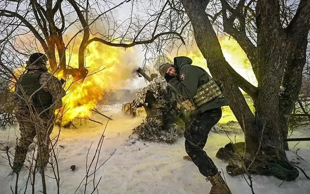 Báo Mỹ: Pháo binh có ưu thế hơn máy bay không người lái