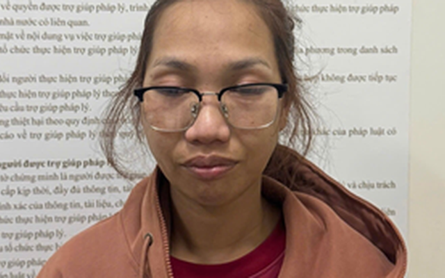 Nữ tạp vụ hẹn nam sinh viên tới nhà nghỉ rồi dùng dao tấn công nhằm quỵt nợ