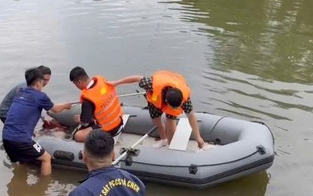 Mẹ và con trai 9 tuổi tử vong dưới đập nước