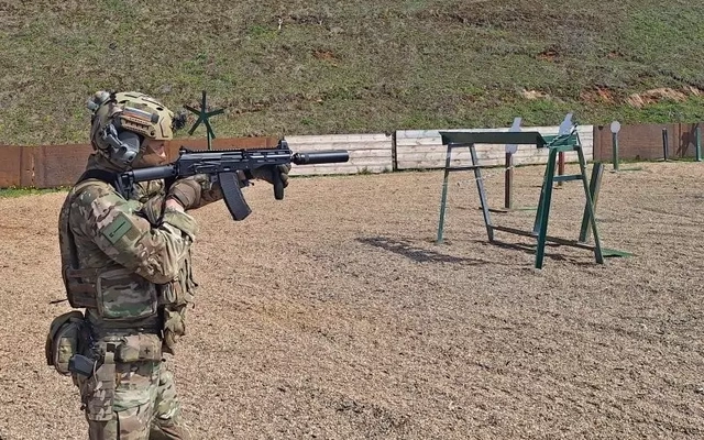 Bàn giao lô súng trường tấn công nhỏ gọn AK-12K đầu tiên của năm 2026