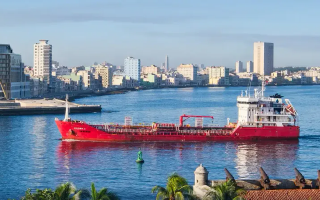 Mỹ cho phép tiếp tục bán dầu của Venezuela cho Cuba