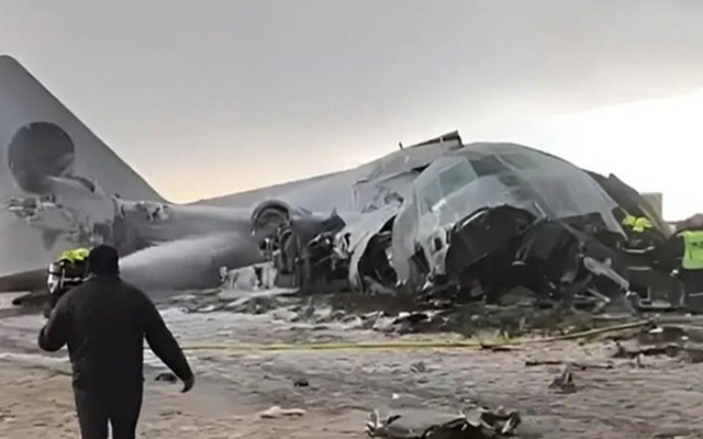 Rơi máy bay chở tiền khiến ít nhất 35 người thương vong