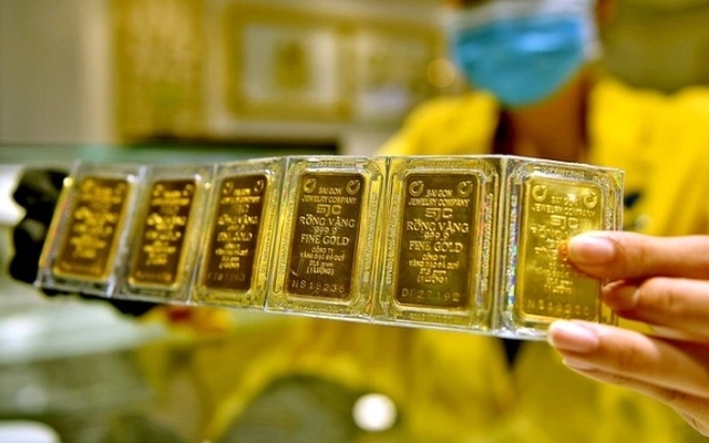 Giá vàng rung lắc dữ dội chưa từng có, chuyên gia cảnh báo nhà đầu tư