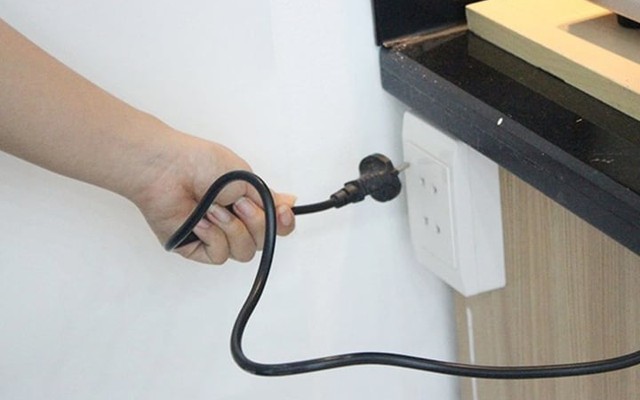 Rút ngay phích cắm 5 thiết bị này trước khi về quê nếu không muốn "tiền mất tật mang" đầu năm