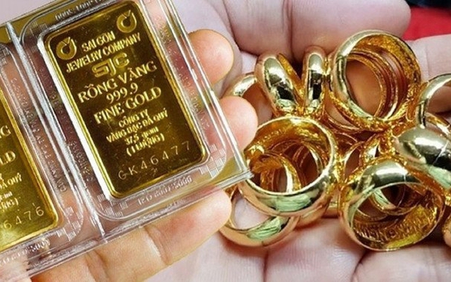 Giá vàng đột ngột tăng mạnh, thậm chí vượt kỷ lục 17 năm, chuyên gia dự báo kịch bản gì?