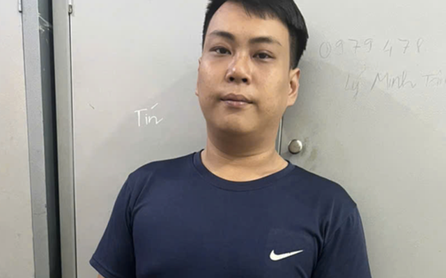 Tóm gọn kẻ chuyên "săn" người đeo vàng để cướp