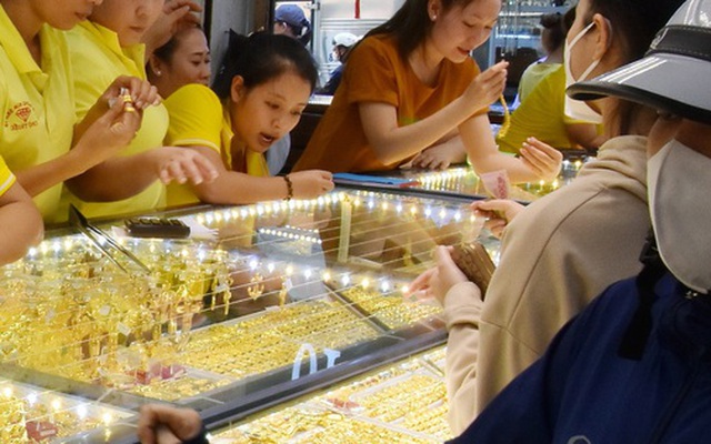 Giá vàng hôm nay 6-2: Sụt giảm mạnh