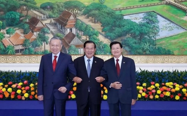 Cuộc gặp của người đứng đầu ba Đảng Việt Nam - Lào - Campuchia