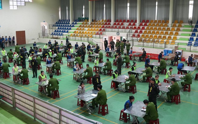 Di lý 68 người trong đường dây lừa đảo qua "app tình cảm" với số tiền hàng trăm tỷ đồng