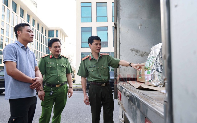 Khám xét khẩn cấp một doanh nghiệp và một hộ kinh doanh do 2 vợ chồng làm chủ