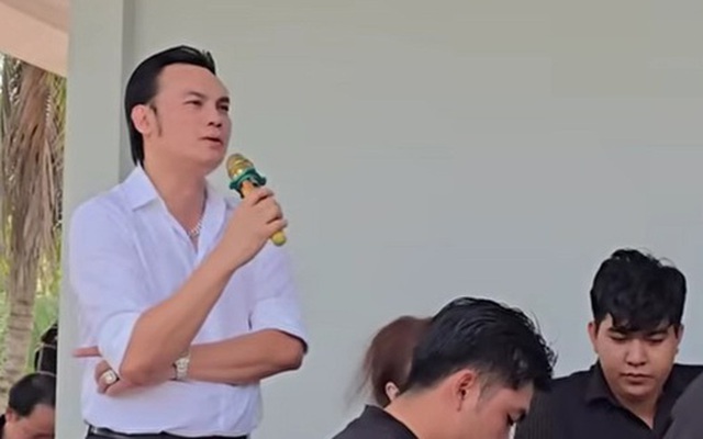 Nam NSƯT từ Mỹ về quê làm cỗ đãi dân làng, nói 1 tâm nguyện