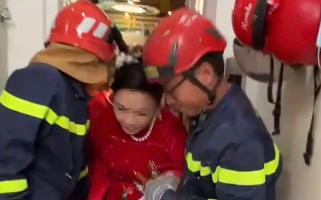 Cô dâu, chú rể ở TPHCM bị mắc kẹt thang máy, cảnh sát nhanh chóng hỗ trợ để kịp giờ đón dâu