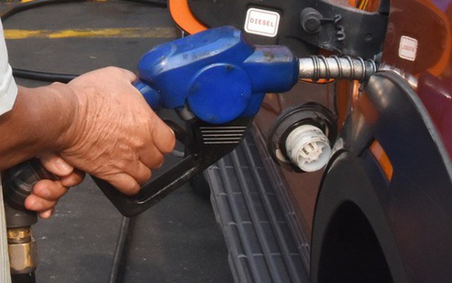 Giá xăng RON 95 vượt 29.000 đồng/lít dù đã chi mạnh Quỹ Bình ổn xăng dầu