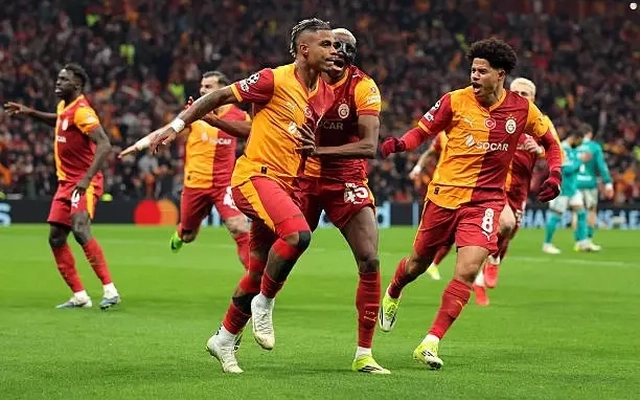 Liverpool gục ngã trước Galatasaray, điểm yếu phạt góc tiếp tục trả giá