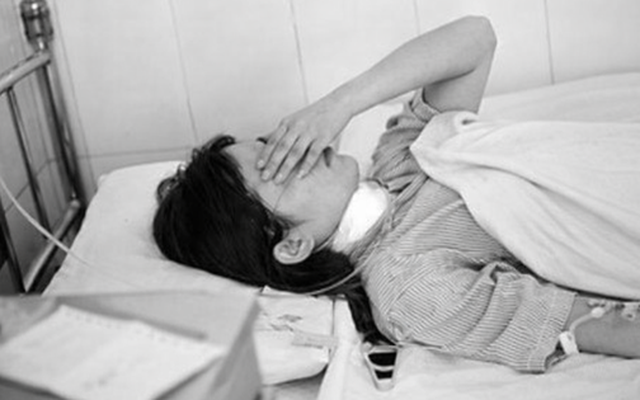 Nữ sinh 20 tuổi đau cổ, đi khám phát hiện ung thư dạ dày đã di căn toàn thân: Đừng bỏ qua dấu hiệu này