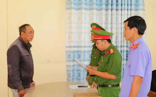 Khởi tố, cấm đi khỏi nơi cư trú đối với Lê Văn Chuồng