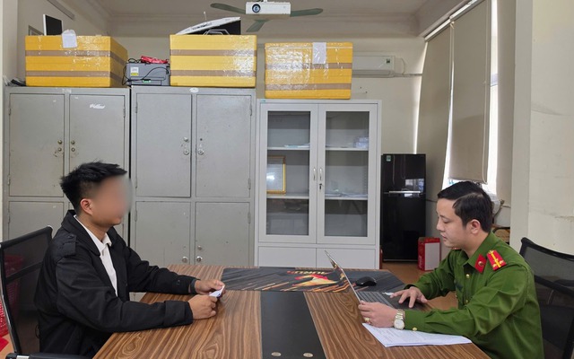 Tài xế trong vụ chặn đường, thách thức 'đỗ đến mai' ở Hà Tĩnh bị phạt 5 triệu đồng