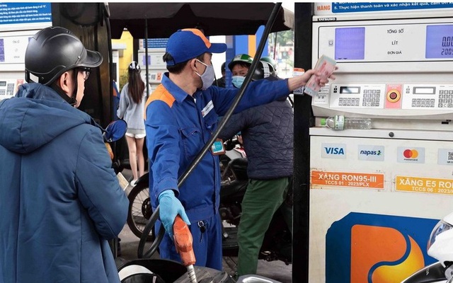 Người dân chú ý: Hành vi này liên quan đến xăng dầu có thể bị phạt đến 5 tỷ đồng, thậm chí phạt tù 15 năm