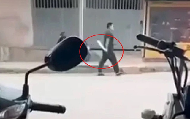 Danh tính đối tượng chém người ở quán cafe rồi cầm hung khí đi "dạo phố", nạn nhân bị thương nặng