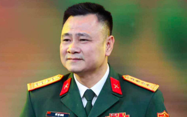 Nam nghệ sĩ từng làm thợ mộc, phụ hồ nay là Đại tá, Giám đốc