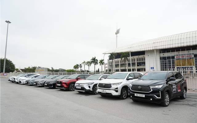 Xe Hybrid tự sạc giảm thiểu đáng kể sự phụ thuộc vào xăng dầu